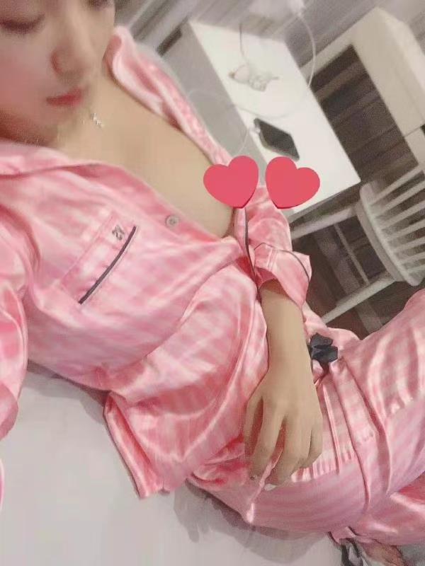 龙华皮肤白嫩的佳佳
